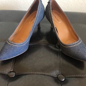 Calvin Klein jean pumps